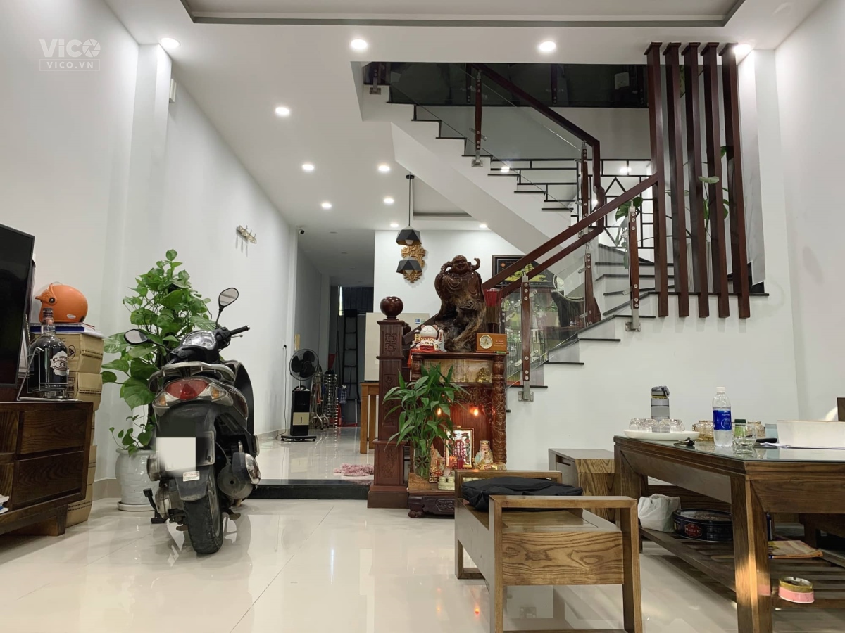 Cần bán gấp nhà mặt tiền Cao Hồng Lãnh, Ngũ Hành Sơn. 3 tầng, 100m2, giá chỉ 5,25 tỷ.