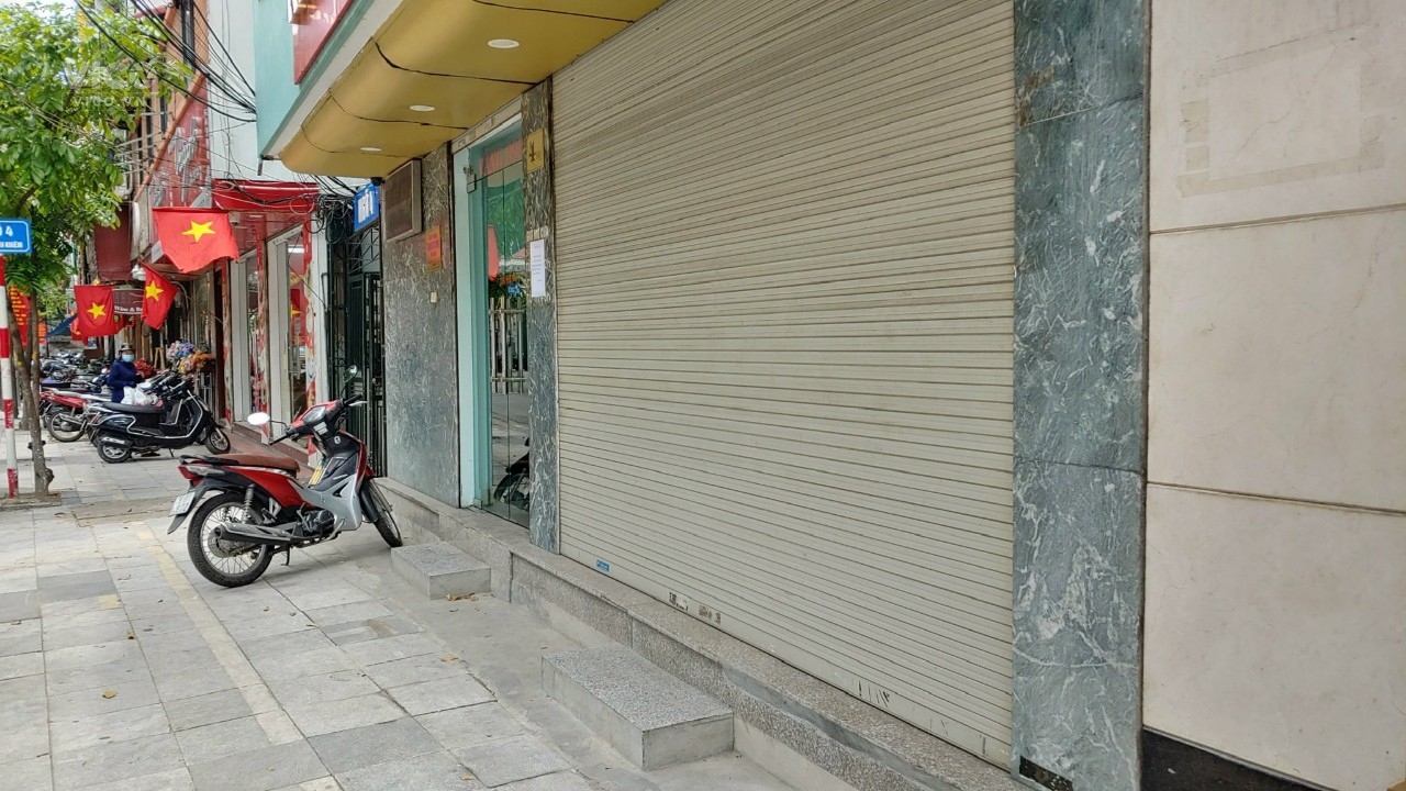 CHO THUÊ TẦNG 1 KINH DOANH VỈA HÈ TRẦN PHÚ BA ĐÌNH 26m2,MT7.8m NHỈNH 19.9TR/THÁNG