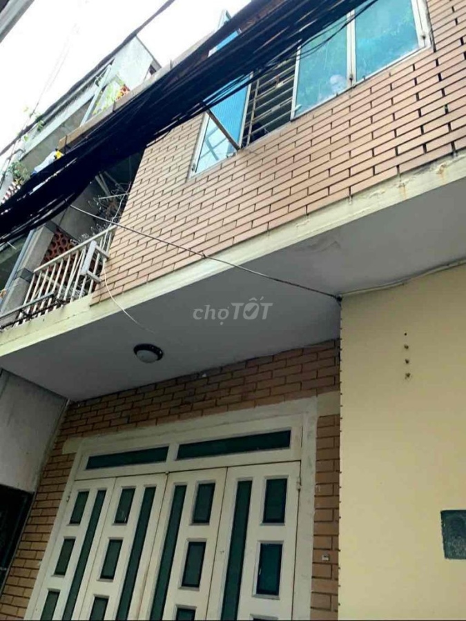 Chính chủ cần bán nhà hẻm lớn gần mặt đường Trung tâm Quận 1