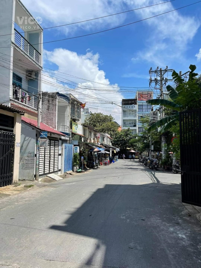 Hẻm xe hơi Dt 55 m ngang 3.1x 6.5 m 3 tấm Đoàn V Bơ P16 Q 4 CÓ 2 TỶ...