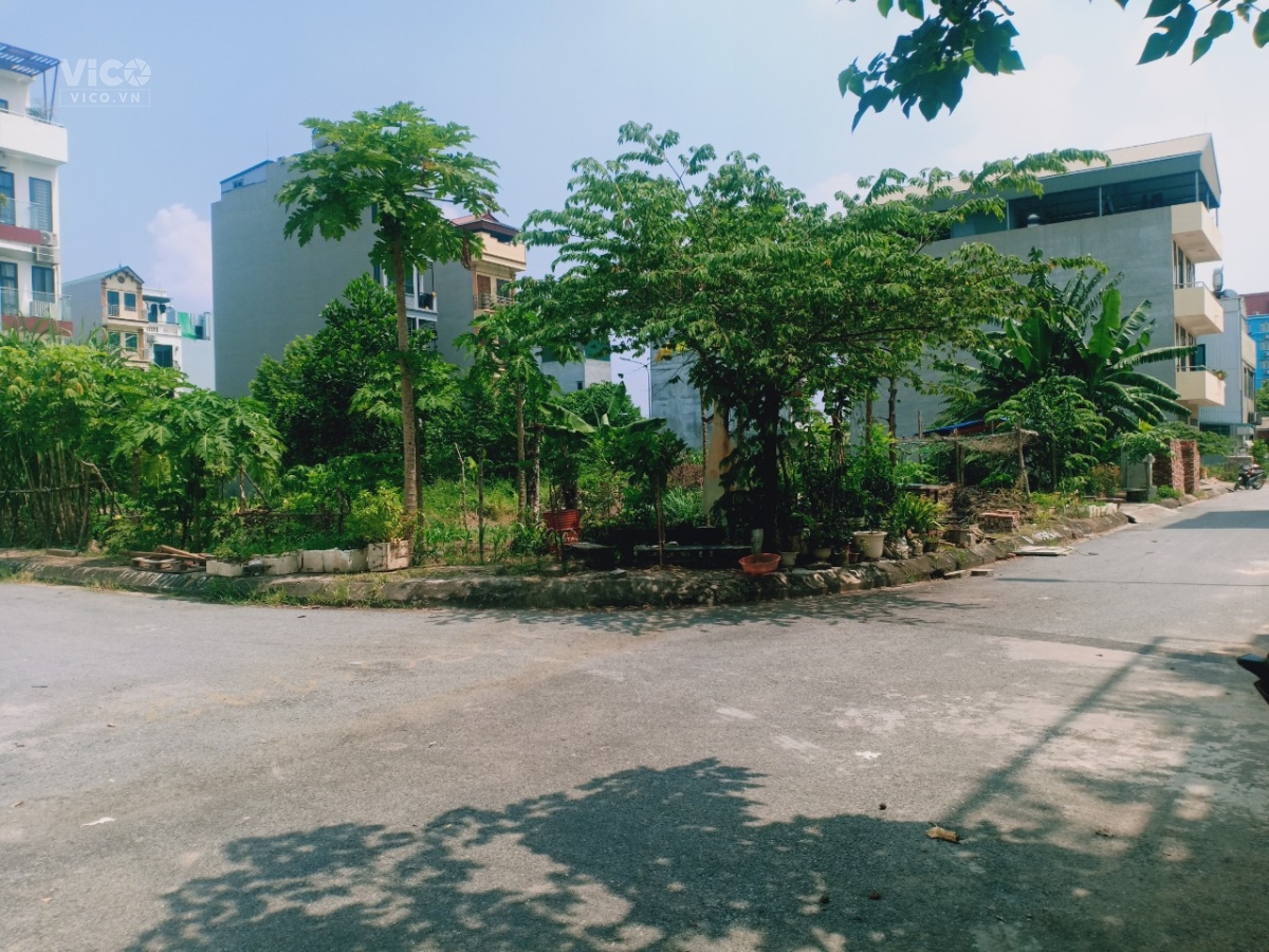 Bán đất ĐG Lai Xá, có khe thoáng 1m. DT72.5m2 đường 11m KD,VPCTY,PK.