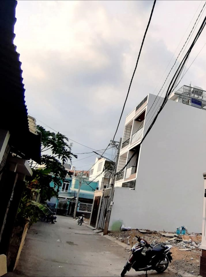 Hẻm xe hơi, Bán nhà đẹp 4 tầng, đường Hồ Văn Tư, chợ Thủ Đức 71m2 giá 6.3 tỷ
