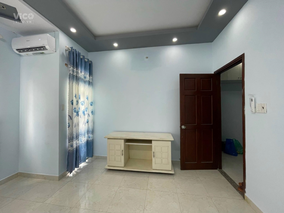 XE HƠI ĐỖ CỬA GẦN CÔNG VIÊN LÀNG HOA NHÀ 3 TẦNG ĐẸP TẶNG NỘI THẤT PHẠM VĂN CHIÊU PHƯỜNG 9