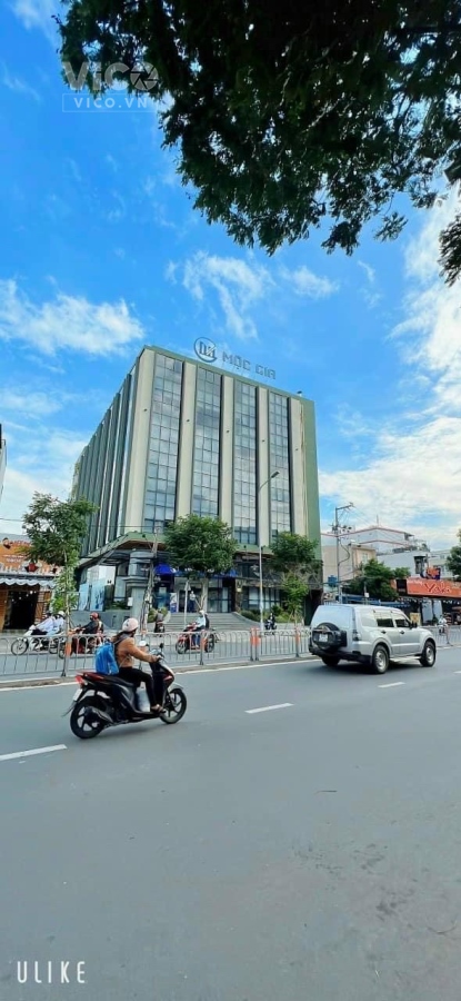 Cho Thuê nhà MT đường Đinh Tiên Hoàng, P1, BT, DT 11.5x16m, DTSD 150 m2. 1T,2L. Giá 175 tr/th