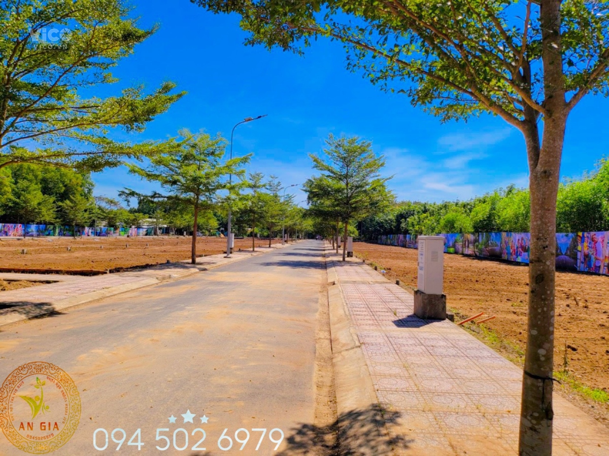 Ngộp nợ cần bán lô đất cách chợ Phú Hoà Đông 200m giá 755tr