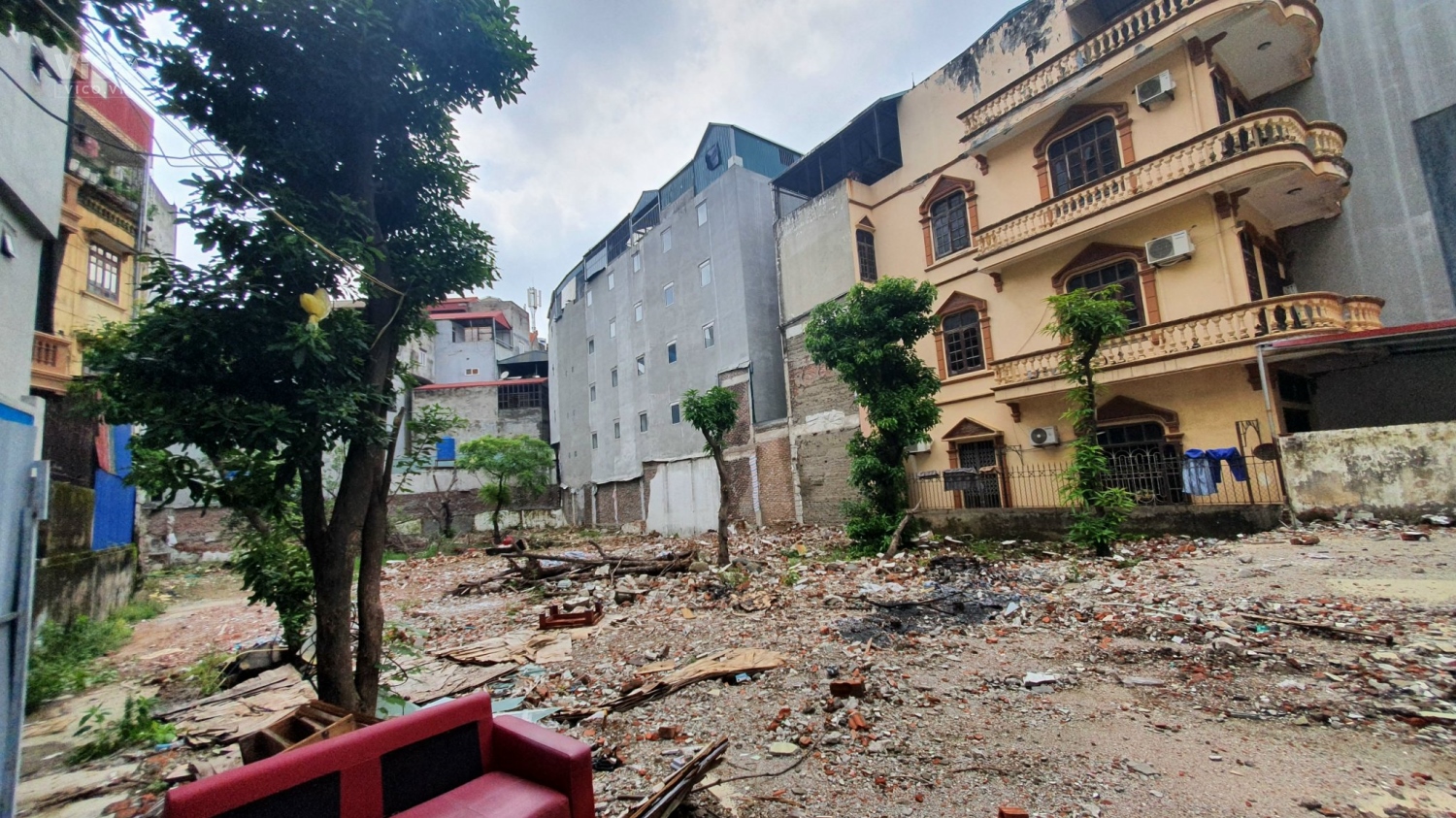 MẢNH ĐẤT VÀNG LẠC LONG QUÂN TÂY HỒ. Ô TÔ QUA. DT 135M2. MT 8,5M. GIÁ 30 TỶ. LH 0977717488