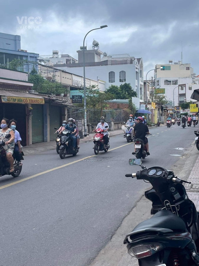 Cần Sang Nhượng Mặt Bằng Kinh Doanh Đồ Ăn Vị Trí Đẹp Tại Quận Bình Thạnh _ HCM