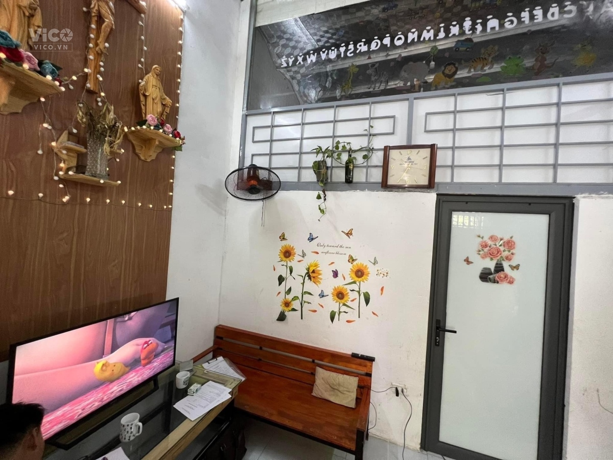 Cần bán gấp đất Phố Bát Khối, 52 m2, MT 4,8 m, giá chỉ hơn 2 tỷ.