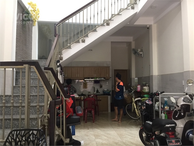 Nhà đẹp 2 tầng đường Đinh Tiên Hoàng giá chỉ nhỉnh 2 tlcc 0905522660