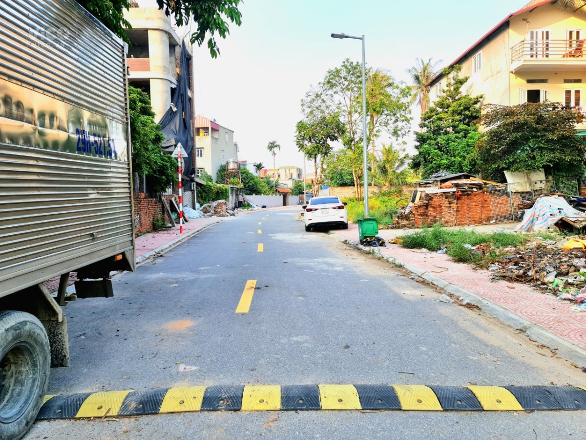 051022 Bá.n đất Trâu Quỳ, Gia Lâm, HN. 55m2. MT 4m, đất vuông vắn. Ô tô 7 chỗ vào nhà. LH 0926782459