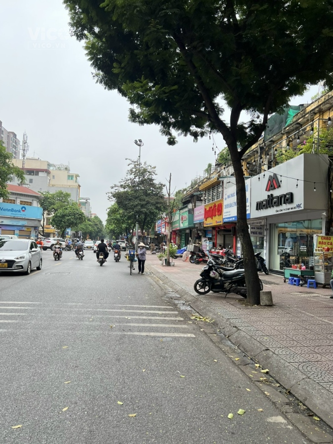 Bán phố Ngọc Lâm mặt tiền 9mkinh doanhvỉa hè rộng21.5 tỷ. HIẾM