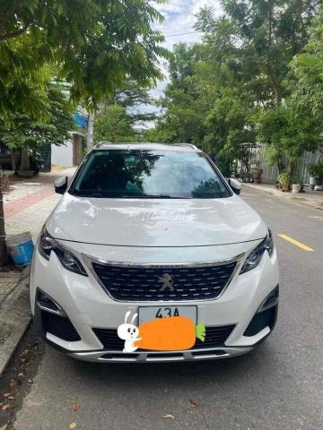 Cần bán xe Peugeot 5008 7 chỗ màu trắng