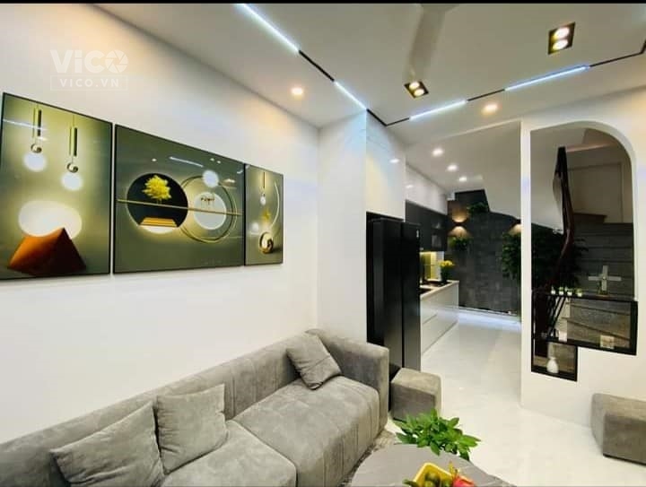 NHÀ PHÂN LÔ Ô TÔ TRÁNH HOÀNG ĐẠO THÀNH