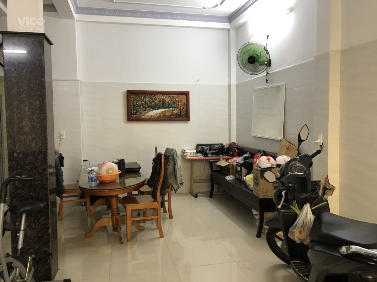 Bán nhà Kiệt 408 Hoàng Diệu, 70m2, 3 Tầng nhỉnh 3 tỷ vài bước ra phố