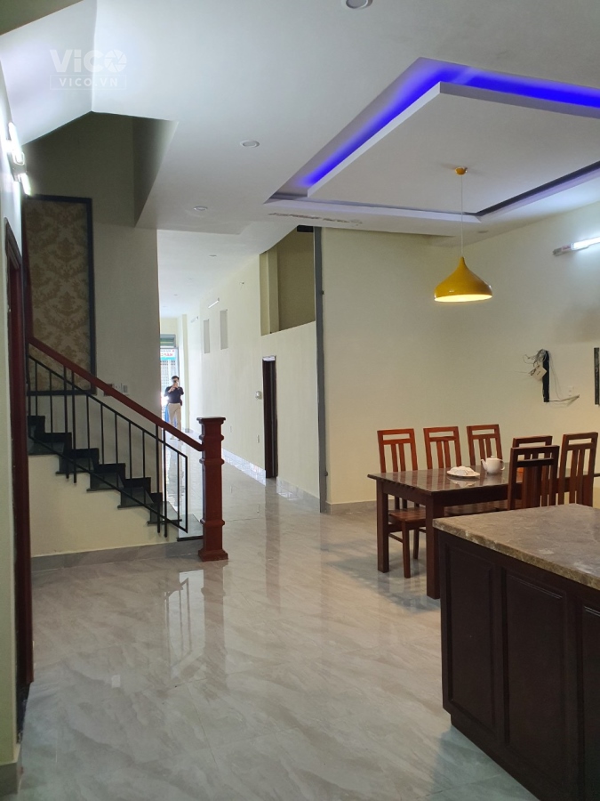 Mặt tiền đường Lê Duẩn. Ngang 8,4 X 30. Nở hậu. 248m2
