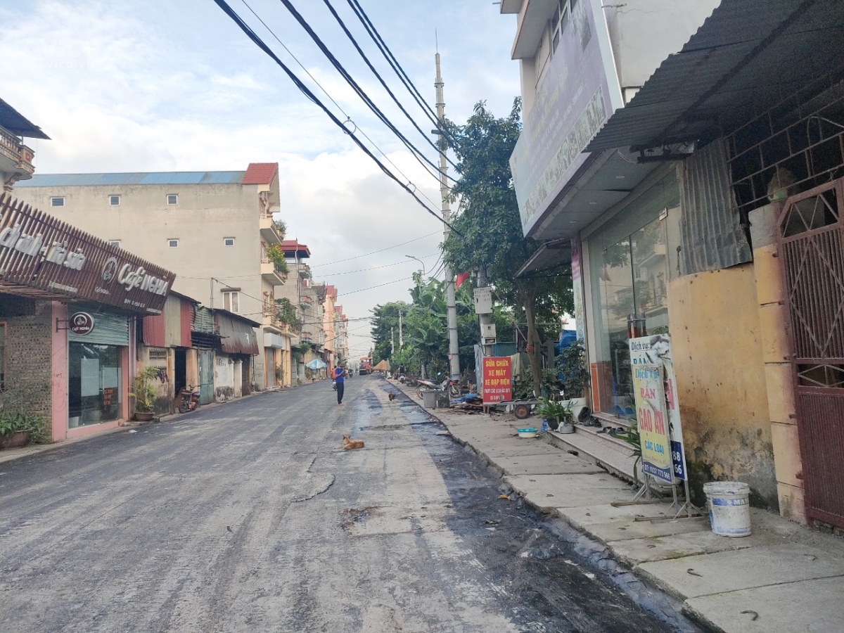 ỐI GIỜI ƠI . Bác em chơi chứng khoán bị cháy tài khoản, nên cần b á n gấp lô đất Từ Sơn Gần