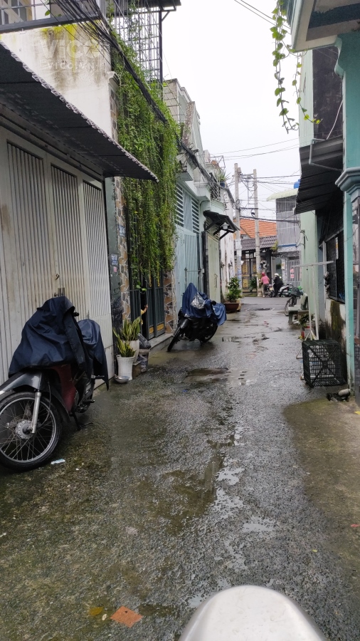 BÁN NHÀ LÊ VĂN KHƯƠNG PHƯỜNG HIỆP THÀNH HẺM XE HƠI TÓI NHÀ 2 TẦNG DIỆN TÍCH 4X13 SÁT VÁCH