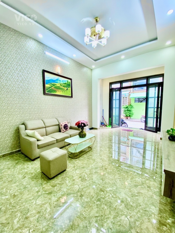 Bán nhà đường 8m Lý Thánh Tông Tân Phú, DT 4.2 x 16, 5 tầng, 5PN giá chỉ 8.7 tỷ.