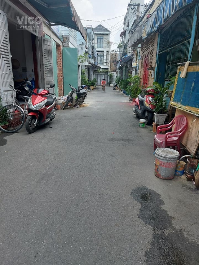 HẺM XE HƠI NGUYỄN VĂN KHỐI NGAY CÔNG VIÊN LÀNG HOA DT 52M2 NHÀ CẤP 4 KHU PHÂN LÔ XÂY DỰNG FULL