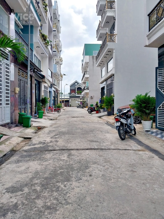 Bán nhà đường 18B, Phường Bình Hưng Hòa A, Bình Tân HẺM 8M 6 TỶ