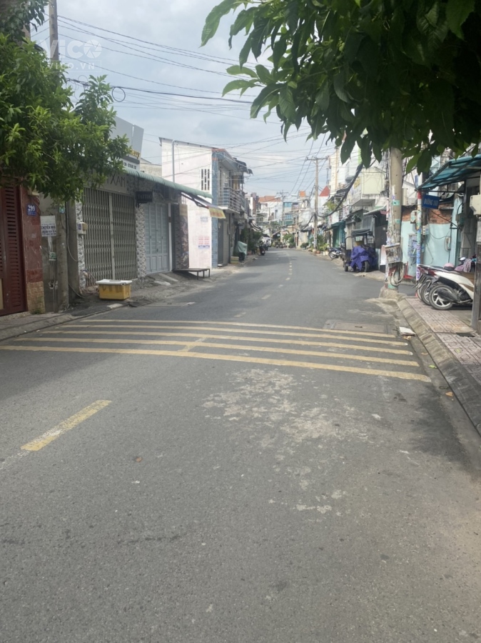 Bán nhà 4.5x14m H ô tô Trường Thọ, Thủ Đức. Sổ vuông full thổ. Chỉ 3 tỷ 1.