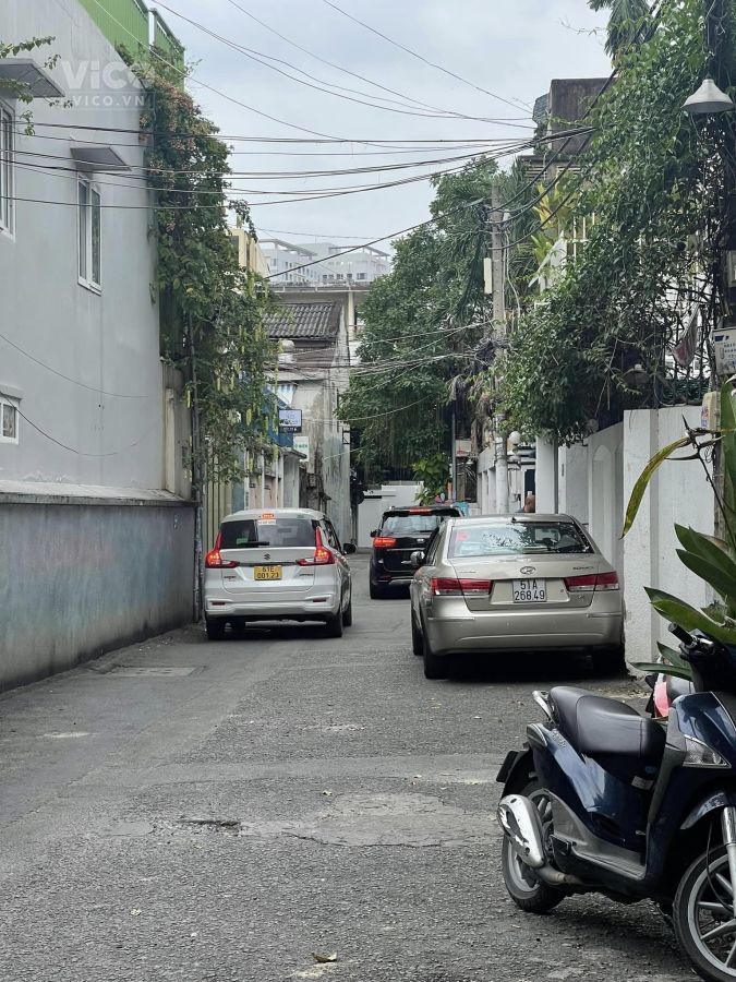 NHÀ PHÚ NHUẬN CẦN BÁN GẤPNGANG 6M 5 TẦNG 11.5 TỶ