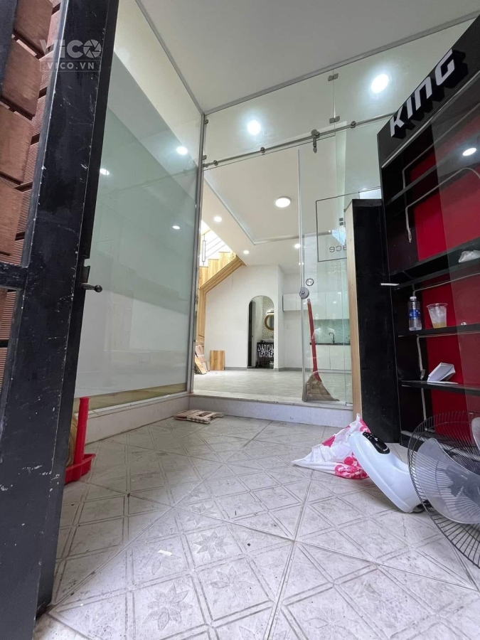 BÁN NHÀ HUỲNH VĂN BÁNH NGANG 4.5 NỞ HẬU 6 DT 50M2 GIÁ CHỈ 5TY3 TL.