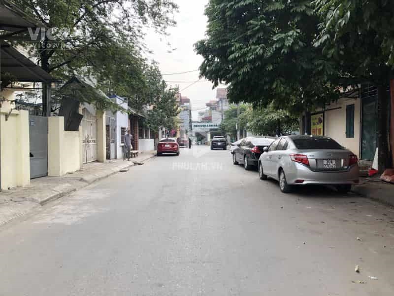 Bán đất Tư Đình ô tô tránh hàng xóm KĐT Minh Tâm.Mặt tiền 4.68m.HOT HOT