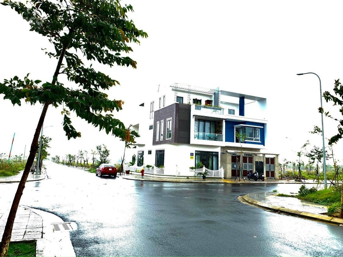 Bán nhà siêu đẹp tại khu đô thị FPT full nội thất