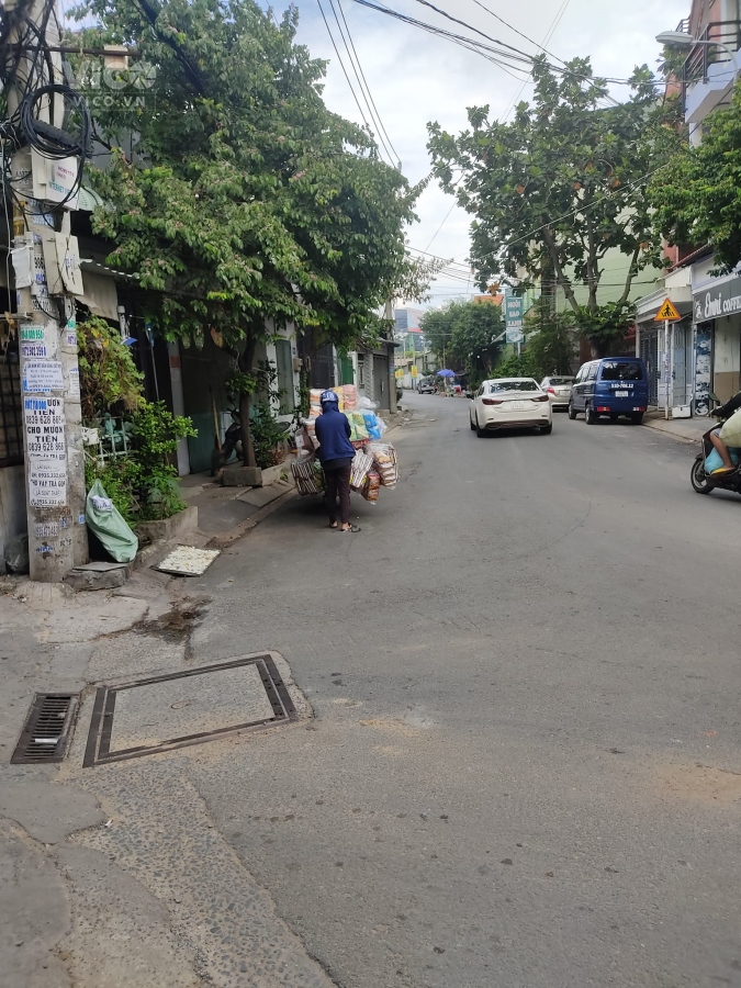 Mặt tiền lô góc Đông Hưng Thuận không lộ giới (57m2)