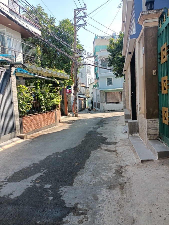 Nhà mới 2 tầng Huỳnh Văn Bánh, Phú Nhuận, 75m2 (4.5x17), chỉ 9 Tỷ.