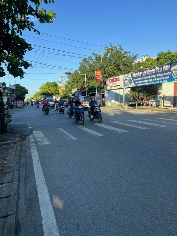 Khu vực giao thương buôn bán bậc nhất, gần trường học trung tâm hành chính cây xăng ngân hàng trung