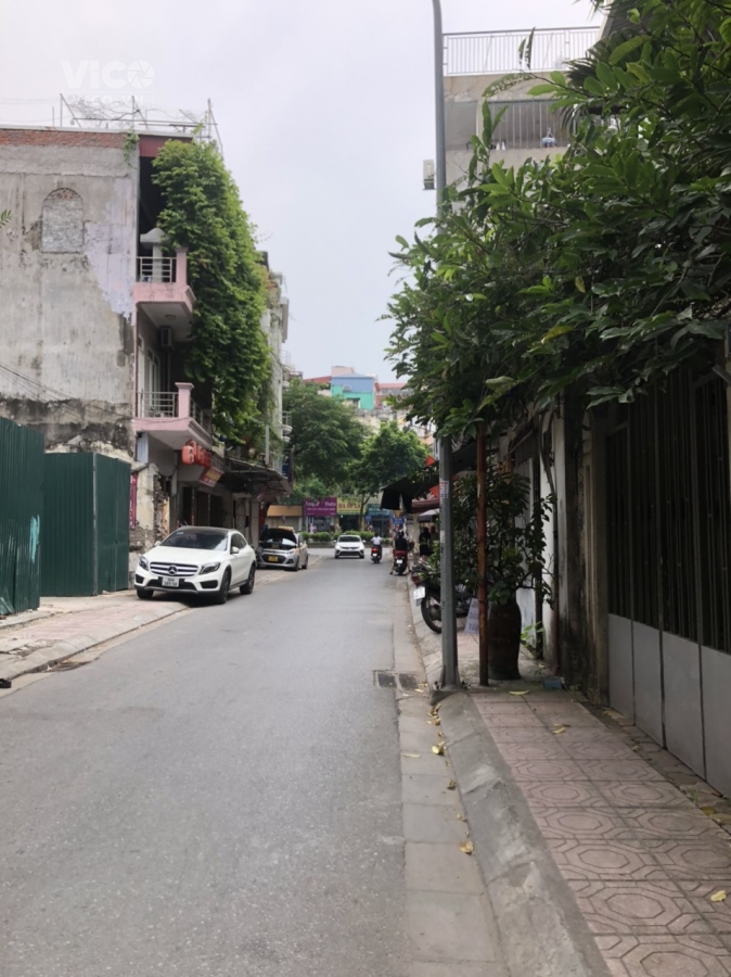 Bán 70 m2 đất phố Ngọc Lâm, Ô tô, Kinh Doanh, Mặt tiền khủng 5,5 m.