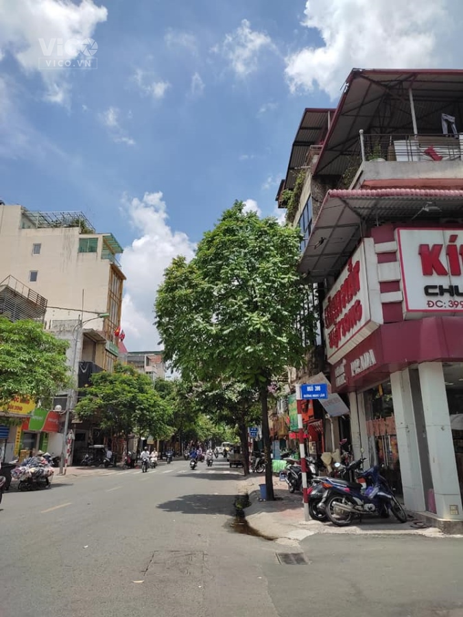 Bán nhà mặt phố Ngọc Lâm Kinh Doanh đỉnh Vỉa hè rộng 65m215 tỷ hơn