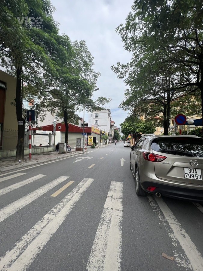 Bán nhà mặt phố Hoàng Như Tiếp mặt tiền 5mkinh doanh nhộn nhịp