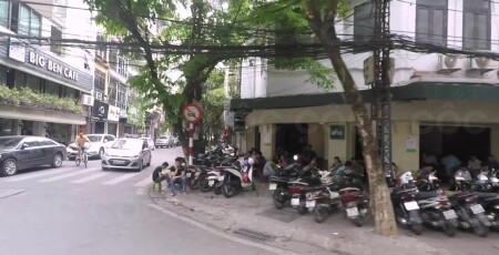 Cần Cho Thuê Mặt Phố Tuệ Tĩnh Lô Góc 65m2 2 Tầng MT 12M Giá 7000 USD/tháng