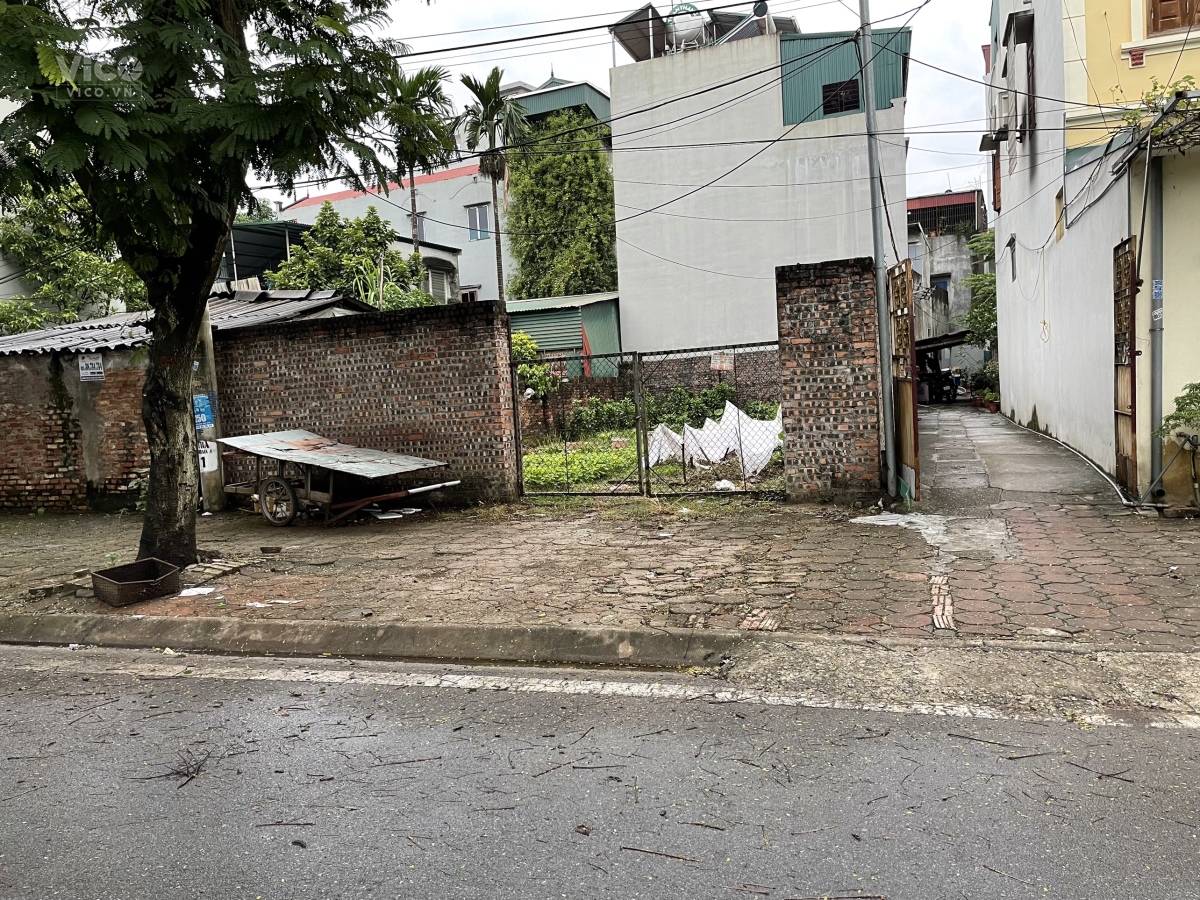 Bán đất phân lô Thạch Bàn, vỉa hè 4m, view Công viên, 76m, 8,x tỷ