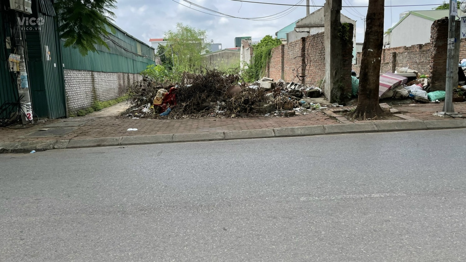 Bán đất Cổ Linh, Bát Khối, đường container tránh, vỉa hè, view trường học, 150m, MT7m, 120tr