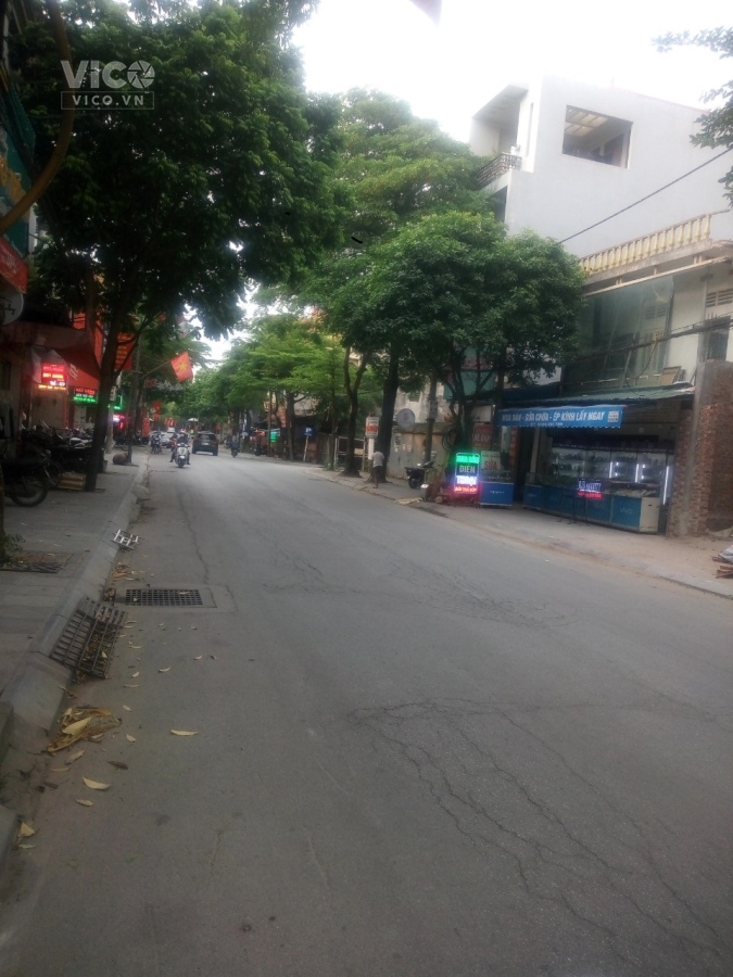 Chính chủ bán 572m2 đất TT Chúc Sơn, mt22m, full thổ cư, 10 tỷ