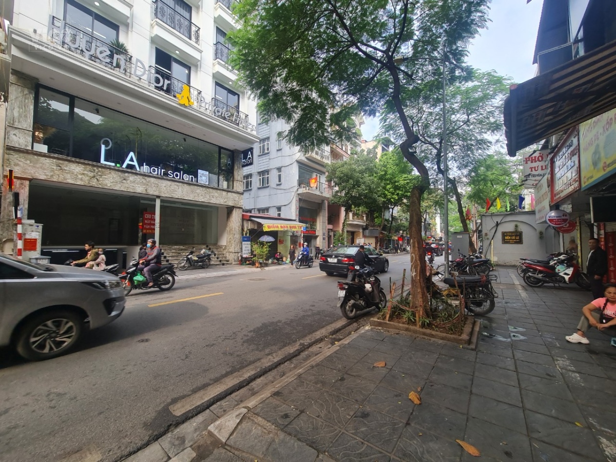 Cần Cho Thuê Mặt Phố Thuỵ Khuê 130m2 Sàn MT 10M Giá 45tr/Tháng