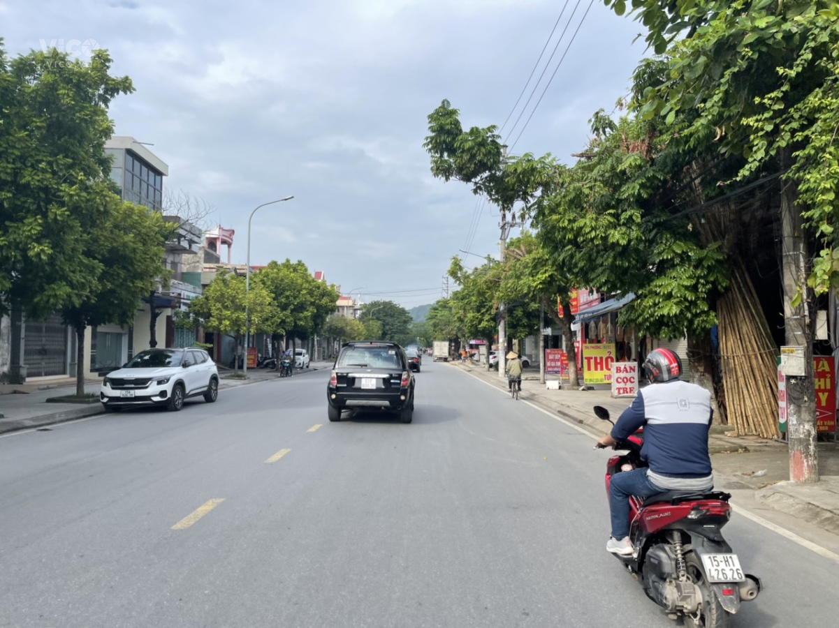 Xung quanh có hệ sinh thái tiện ích, trung tâm thương mại, khu vui chơi giải trí, trung tâm chăm