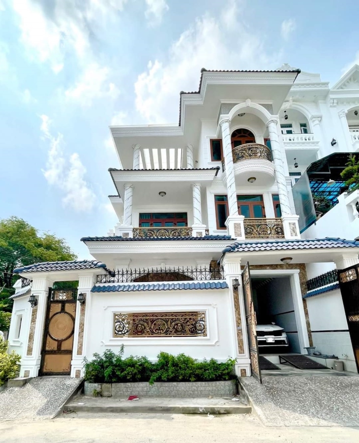 LÔ GÓC 2 MT TẶNG FULL NỘI THẤT CAO CẤP. ️ DT 150M2 (11M 13.6M) CHỈ 13 TỶ 600