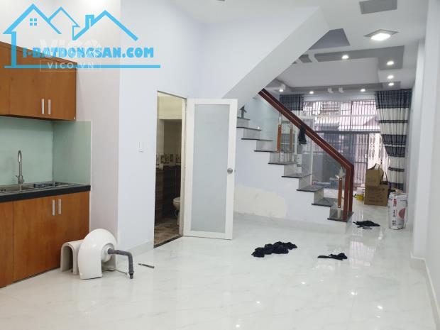 Bán nhà mặt tiền KCN Tân Bình, 5x22m, 4 tầng, 11.5 tỷ tặng nội thất