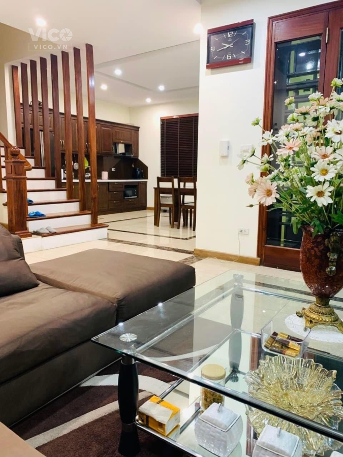 PHÂN LÔ Làng Việt Kiều Châu Âu, Hà Đông Ô TÔ DỪNG ĐỖ NỘI THẤT GỖ SANG TRỌNG 80m2