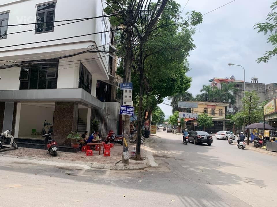 Bán nhà lo góc Tô Hiệu Hà Đông 39m2, 5 tầng giá 4 tỷ hơn XE HƠI đỗ cửa