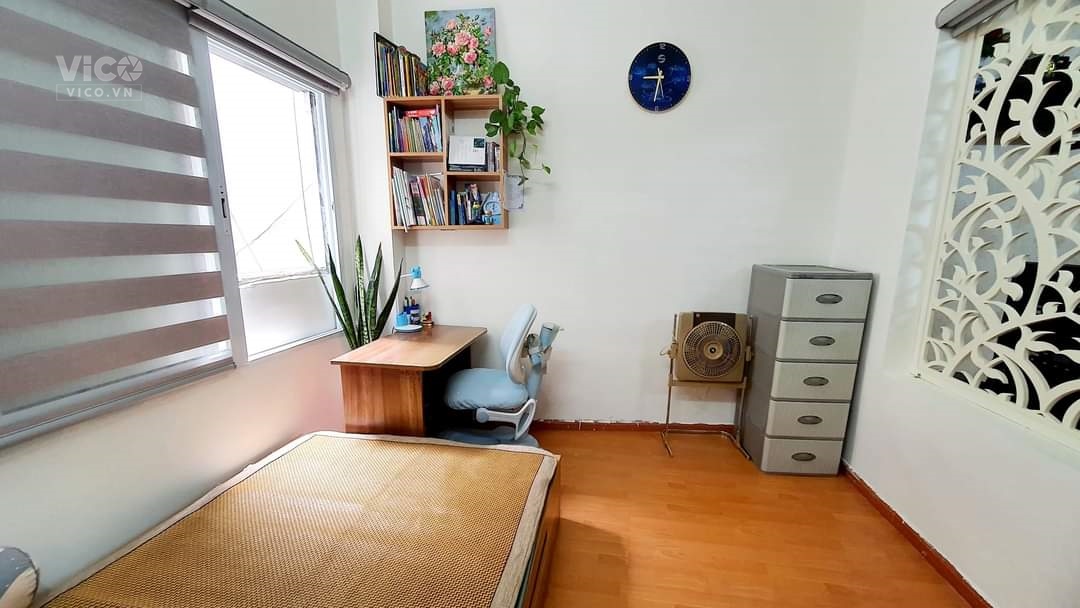 Bán căn chung cư Mỹ Đình, diện tích 48m2, 2 ngủ, căn góc, ô tô tận cửa, thoáng sáng, 1.35 tỷ