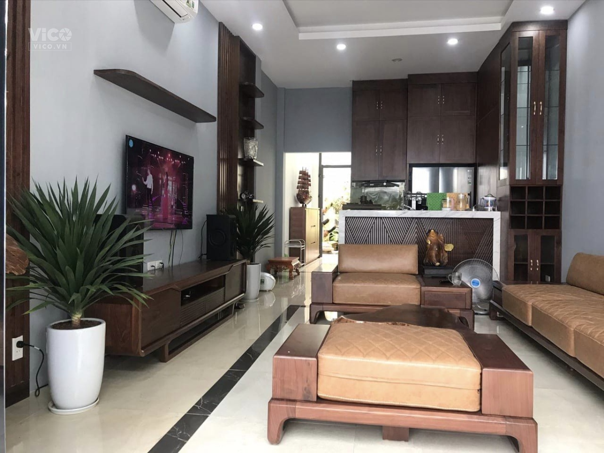 Bán nhà Ngô Gia Tự, Long Biên 70m2 x 5 tầng, 2 mặt tiền 5,5m, trước nhà ÔTÔ tránh