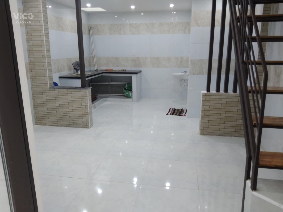 Nhà Lý Thường Kiệt, Kề mặt tiền, 2 tầng, mới đẹp