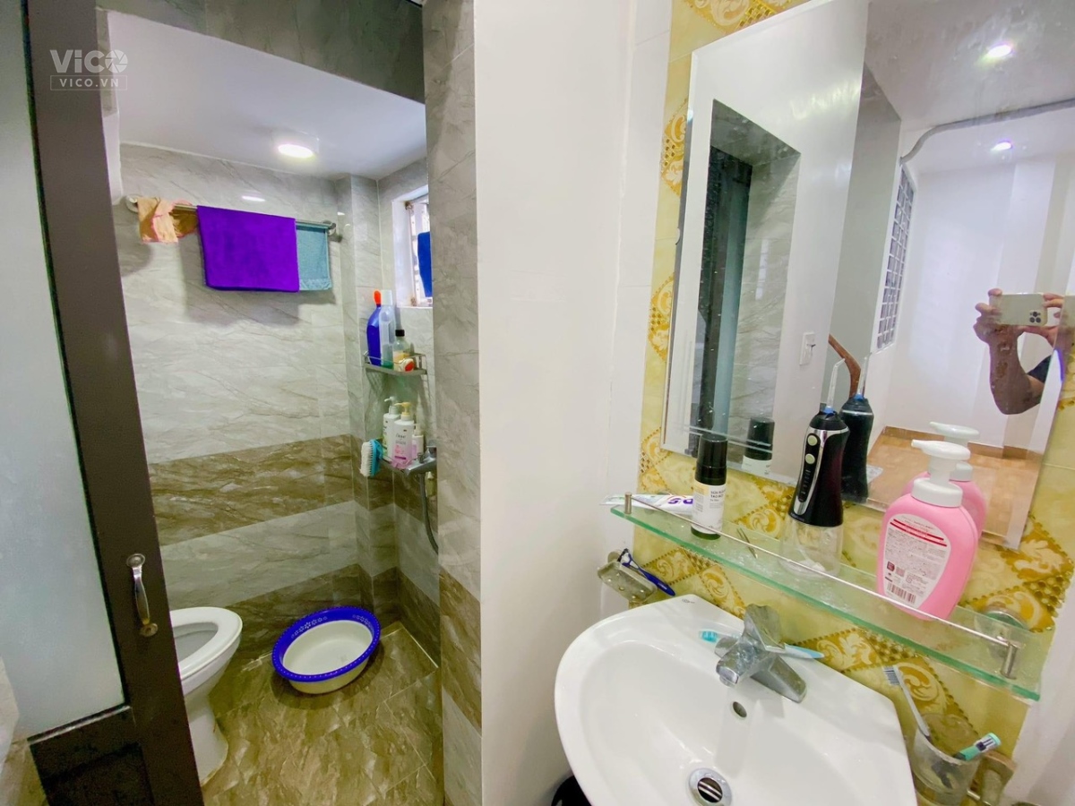 NHÀ GỐC DÂN. F0. Chủ nhà ở cực kỳ giữ gìn nhà sạch sẽ. Giá 1.75 tỉ Bán nhà 3 tầng xây độc lập còn