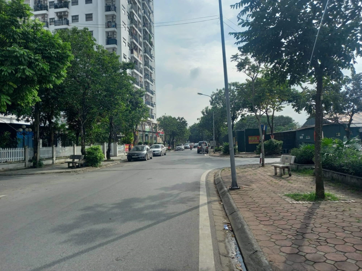 Bán Toà Nhà Văn Phòng 81m2 6 tầngt7m có Thang Máy nguyễn văn cừ mặt phố ô tô tránh kinh doanh